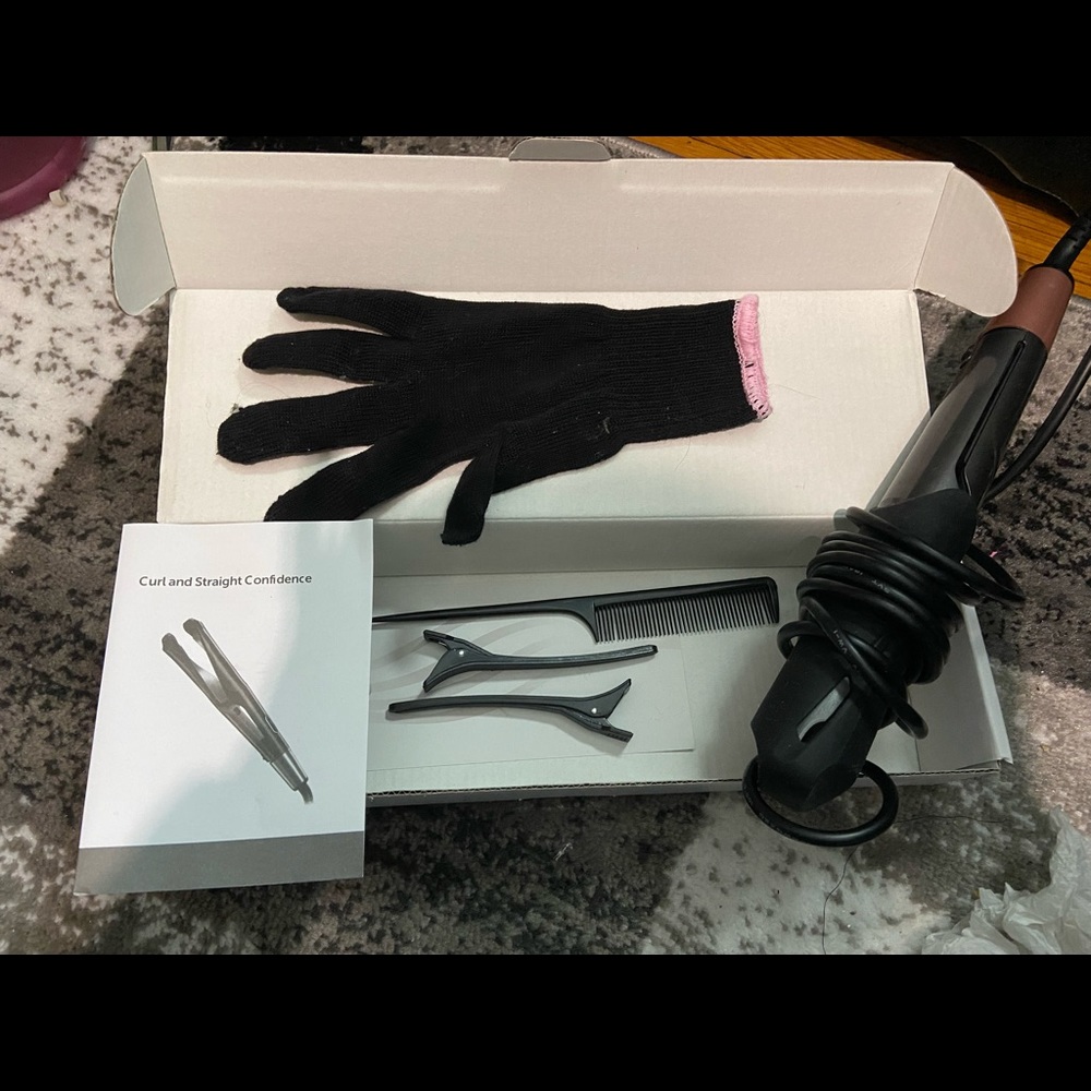 Curling and straightening iron. Glove, comb and clips are all included BRAND NEW